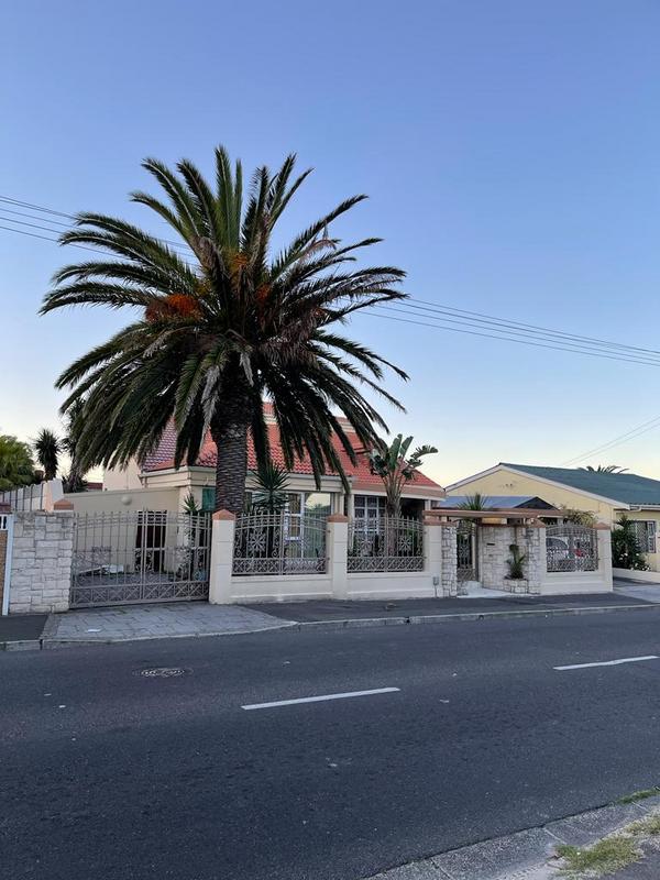 4 Bedroom Property for Sale in Belthorn Estate Western Cape